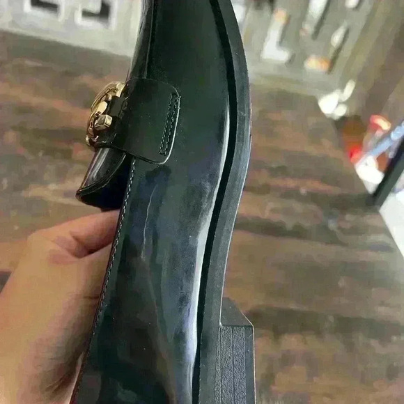 JustFab Black and Gold Loafers Size 8.5 - Picture 4 of 8